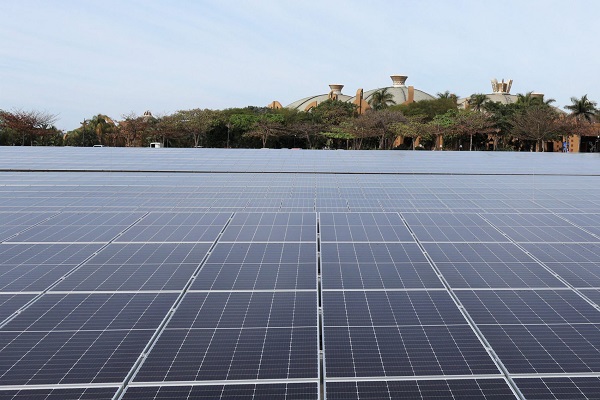 جنوب أفريقيا تنشر 928 ميجاوات من محطات الطاقة الشمسية الجديدة في الربع الأول